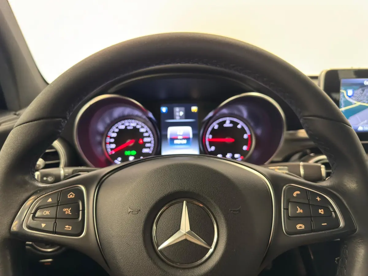 220d 4Matic / NL-auto / Stoelverwarming