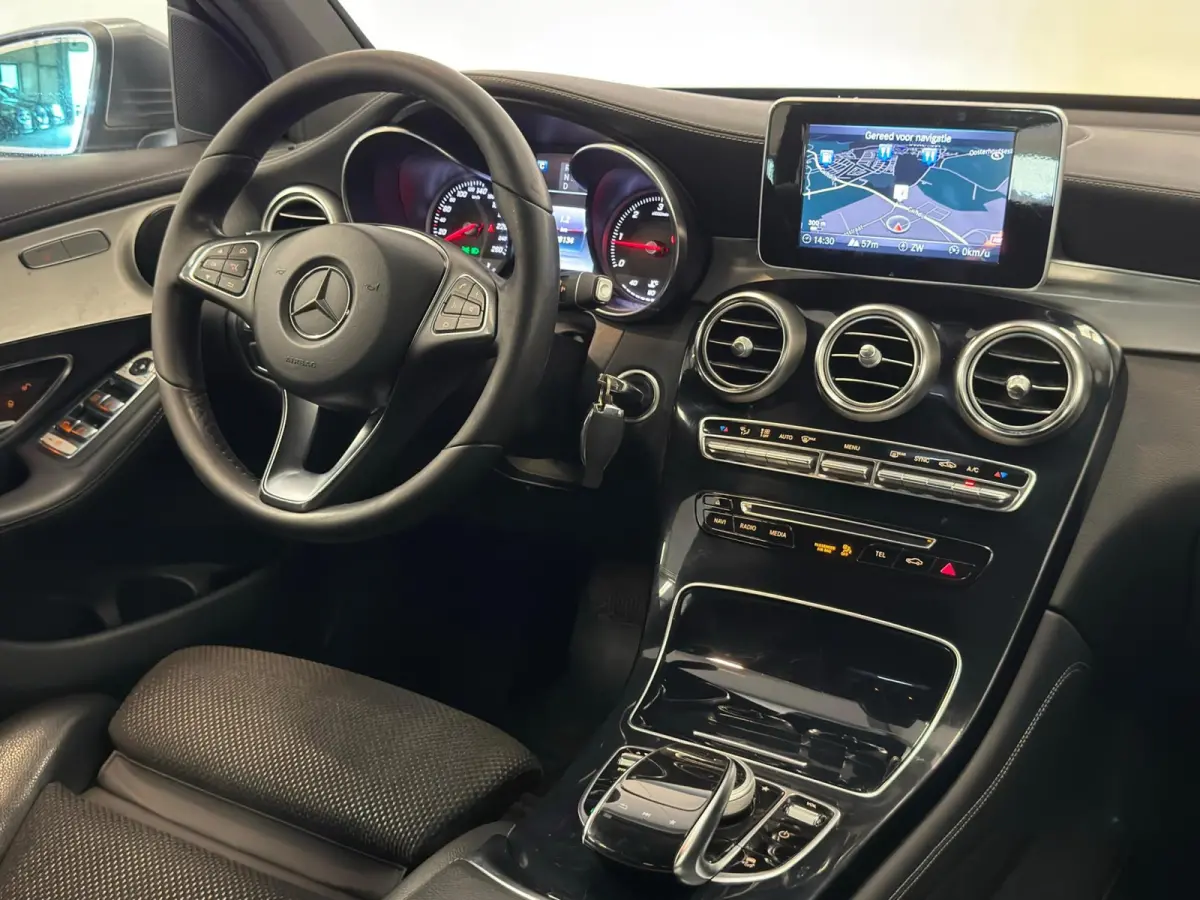 220d 4Matic / NL-auto / Stoelverwarming
