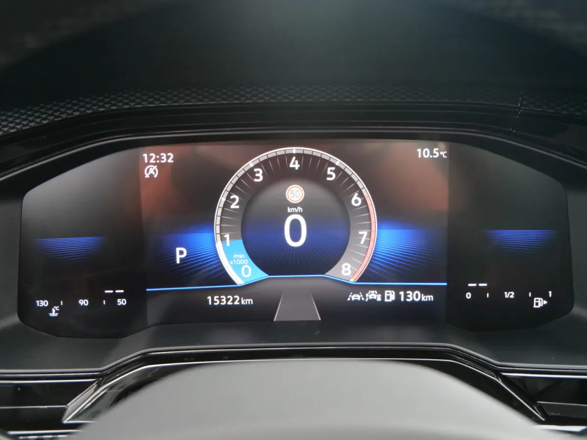 1.0 TSI Life Edition 96 Pk Automaat Apple Carplay / DAB / Camera / PDC / Climate control