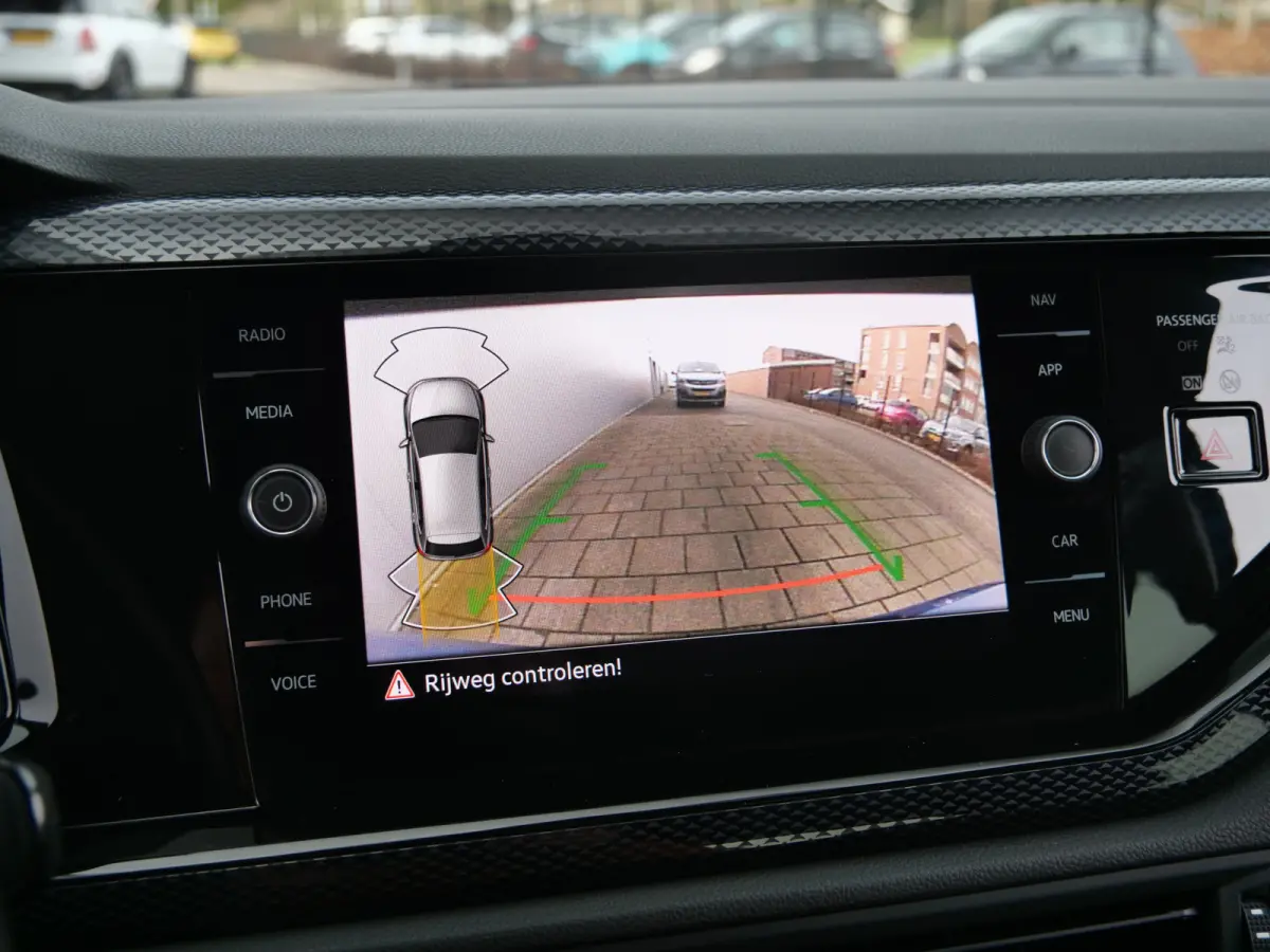 1.0 TSI Life Edition 96 Pk Automaat Apple Carplay / DAB / Camera / PDC / Climate control