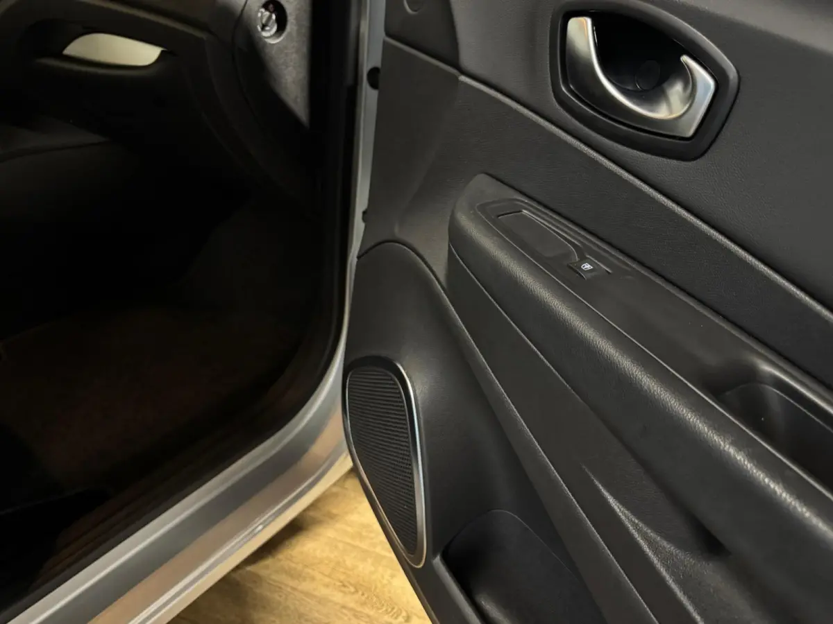 0.9 TCe Intens CAM KEYLESS PDC NAVI