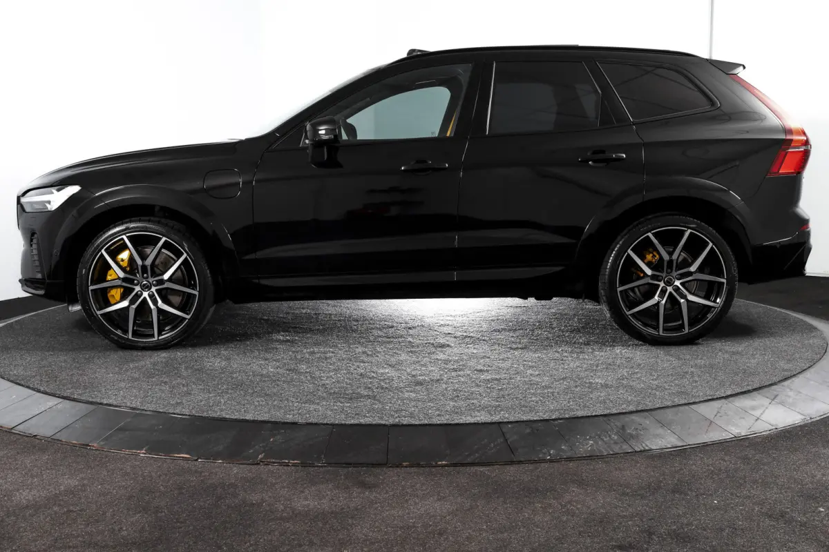 2.0 T8 Plug-in-hybrid AWD Polestar Engineered - Facelift MY26 | Bowers & Wilkins | Dig.Cockpit | Adapt.Cruise | Stoel+-Stuurverw. | PDC | 360 Camera | NAV + App.Connect + NAV | ECC | LM 22" 