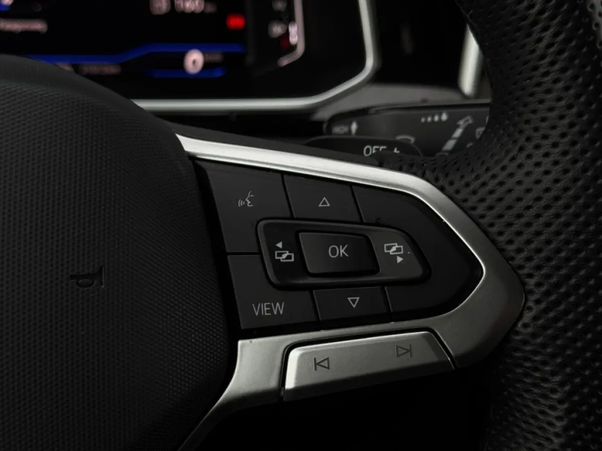 1.5 TSI R-Line 11-2025 IQ LIGHT NAVI CAMERA CLIMATE SPORTVELGEN