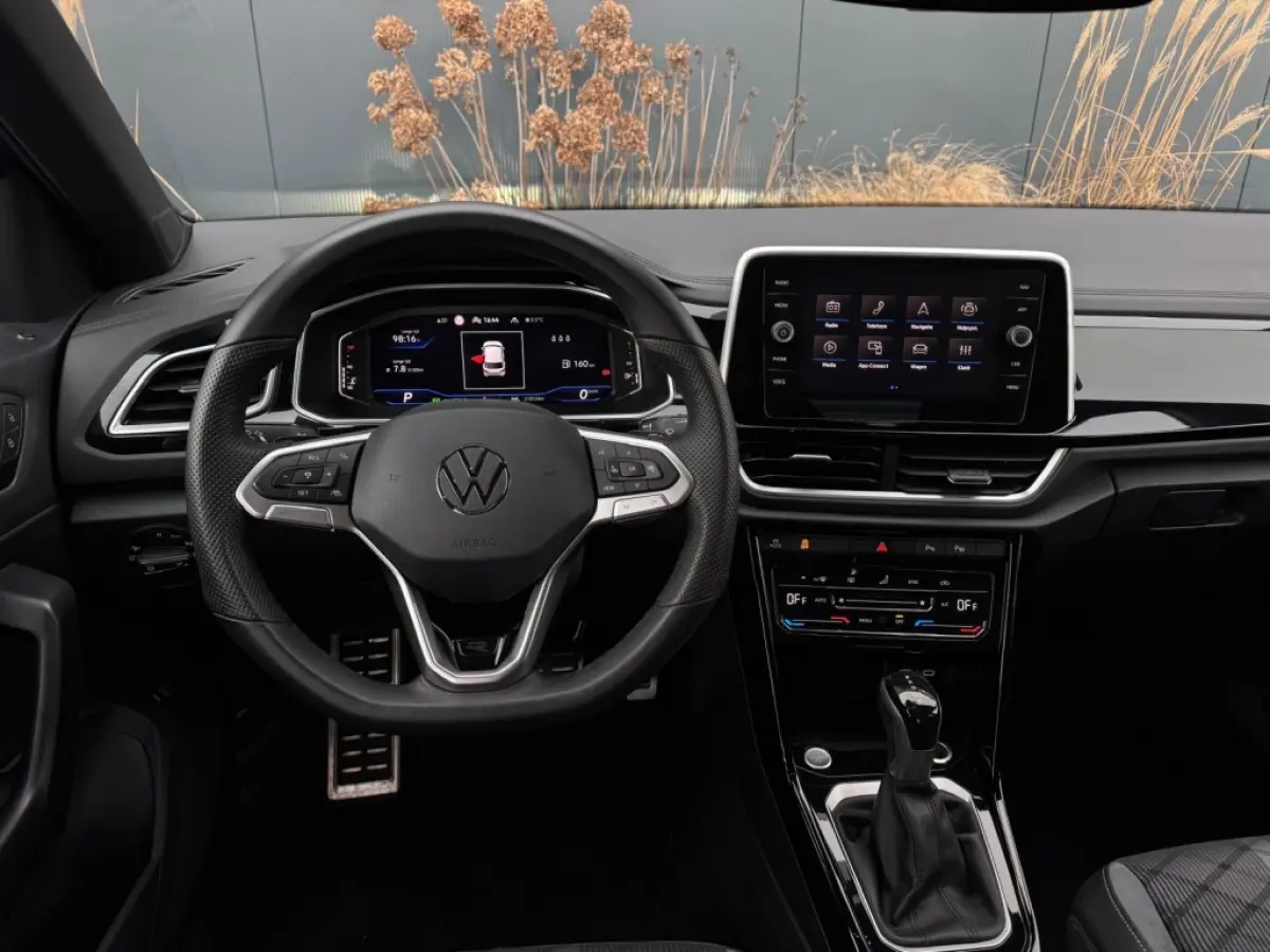 1.5 TSI R-Line 11-2025 IQ LIGHT NAVI CAMERA CLIMATE SPORTVELGEN