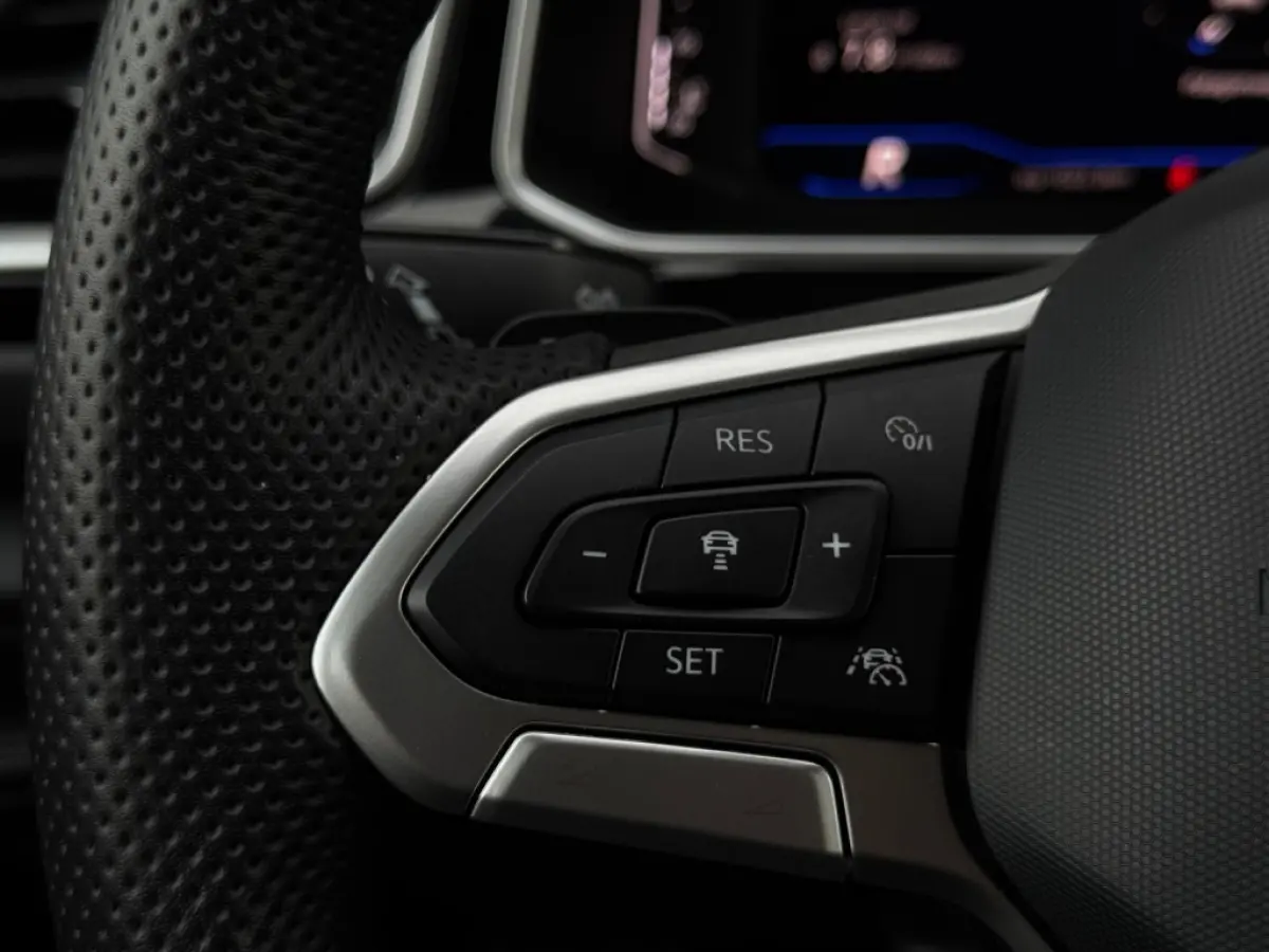 1.5 TSI R-Line 11-2025 IQ LIGHT NAVI CAMERA CLIMATE SPORTVELGEN