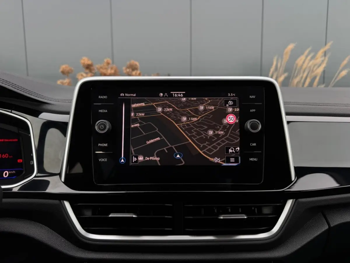 1.5 TSI R-Line 11-2025 IQ LIGHT NAVI CAMERA CLIMATE SPORTVELGEN
