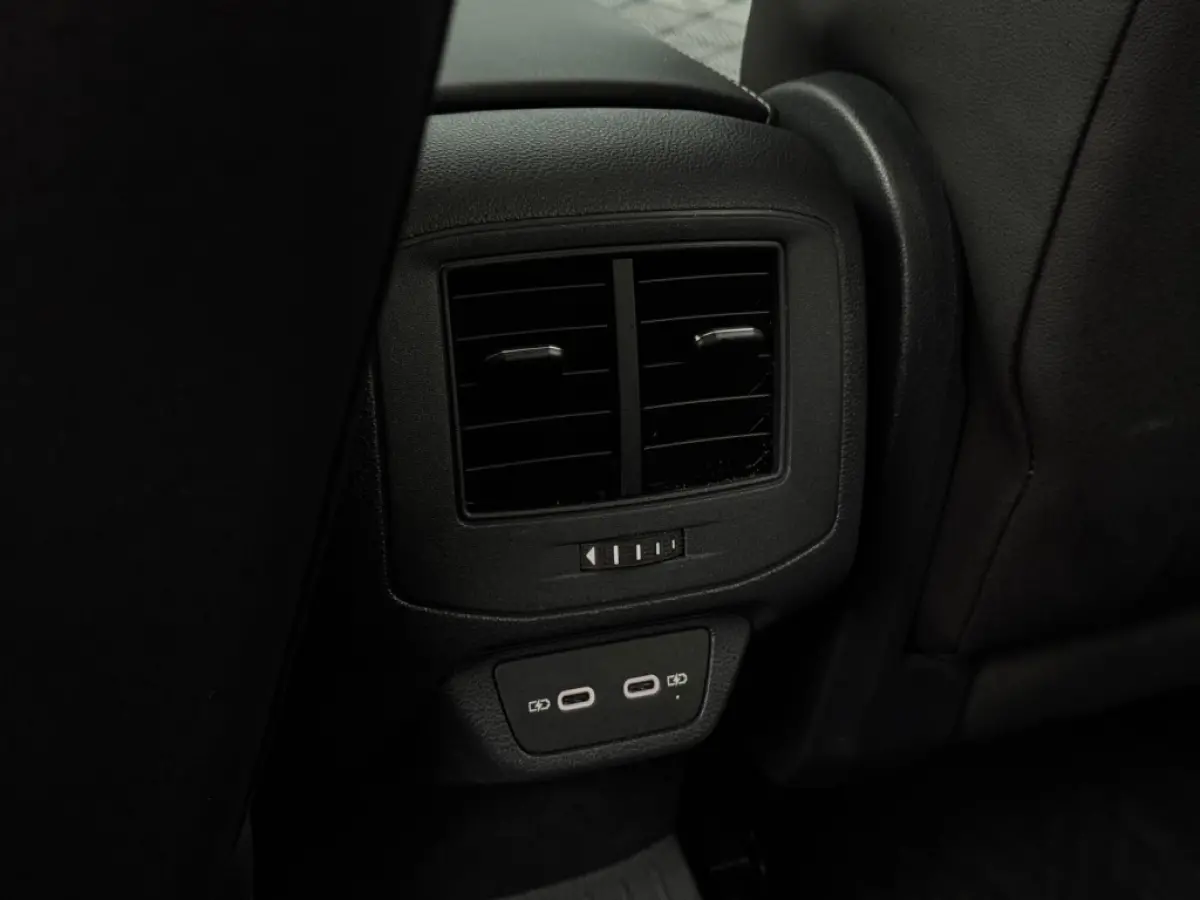 1.5 TSI R-Line 11-2025 IQ LIGHT NAVI CAMERA CLIMATE SPORTVELGEN