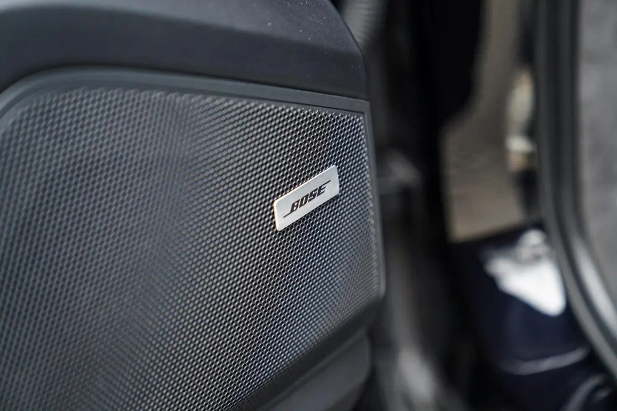 3.0 E-Hybrid | Alcantara | Bose | Carbon | HuD | 360 Camera