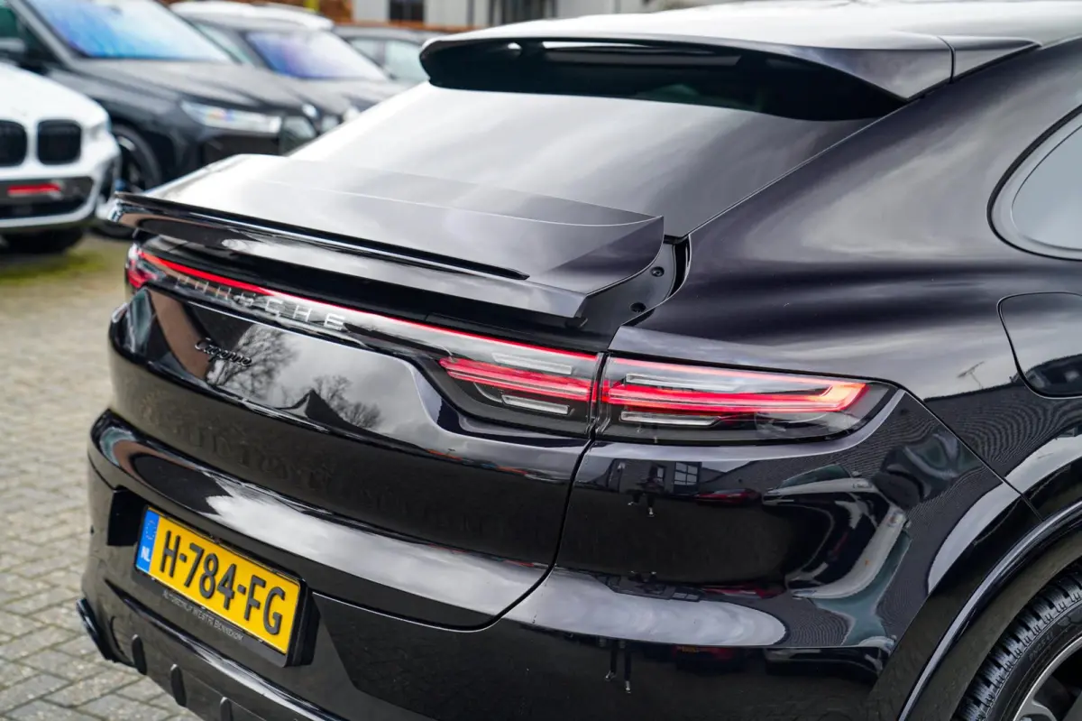 3.0 E-Hybrid | Alcantara | Bose | Carbon | HuD | 360 Camera