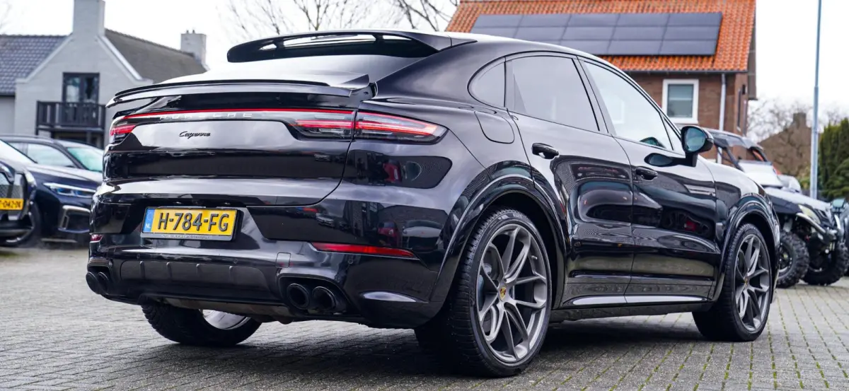 3.0 E-Hybrid | Alcantara | Bose | Carbon | HuD | 360 Camera