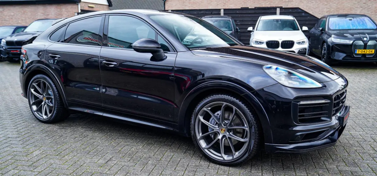 3.0 E-Hybrid | Alcantara | Bose | Carbon | HuD | 360 Camera