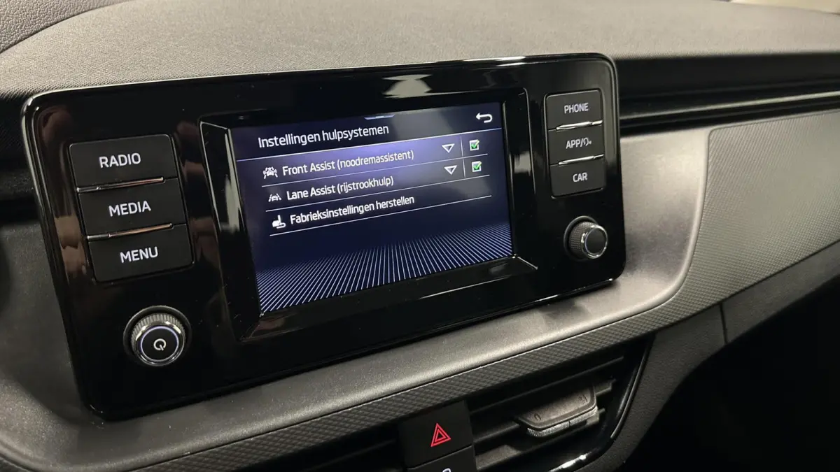 1.0 TSI Ambition CAMERA CARPLAY LED CRUISE DAB.