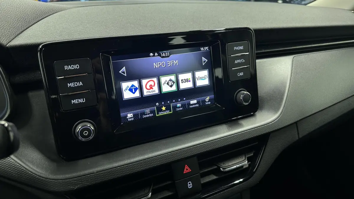 1.0 TSI Ambition CAMERA CARPLAY LED CRUISE DAB.
