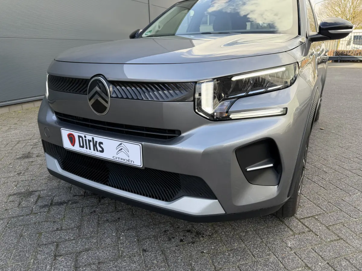 100pk Max (Camera - Navigatie - Automatische Airco - LED - 17"- Apple Carplay - Draadloos laden - Two Tone)