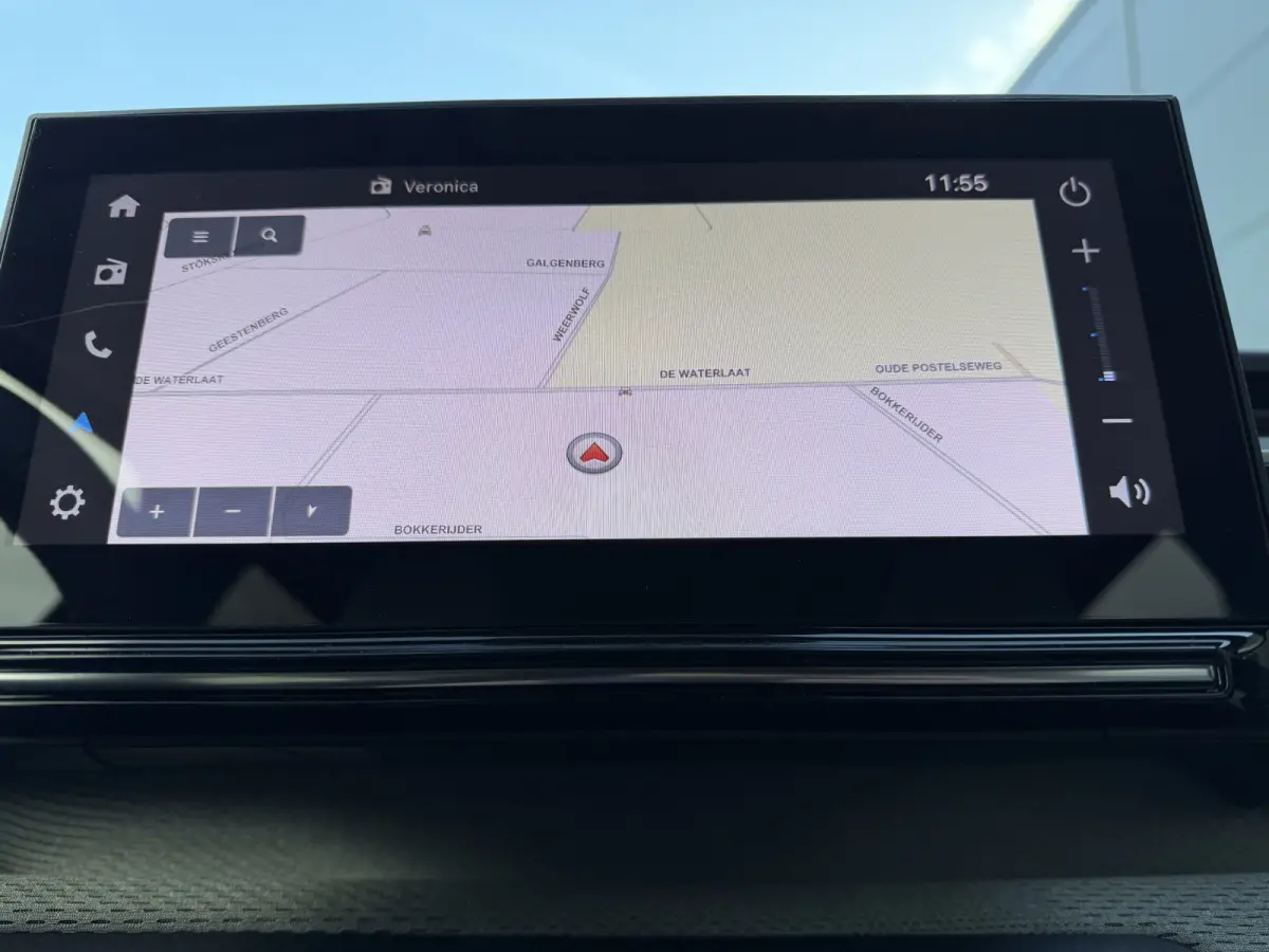 100pk Max (Camera - Navigatie - Automatische Airco - LED - 17"- Apple Carplay - Draadloos laden - Two Tone)