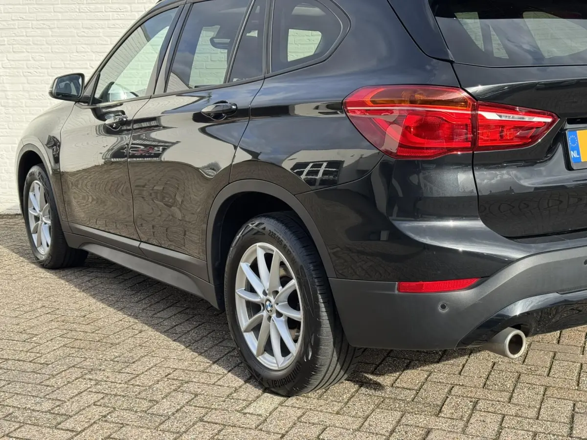 SDrive 1.8i High Executive Head Up display Climate Cruise Pano Leer Navi PDC voor en achter