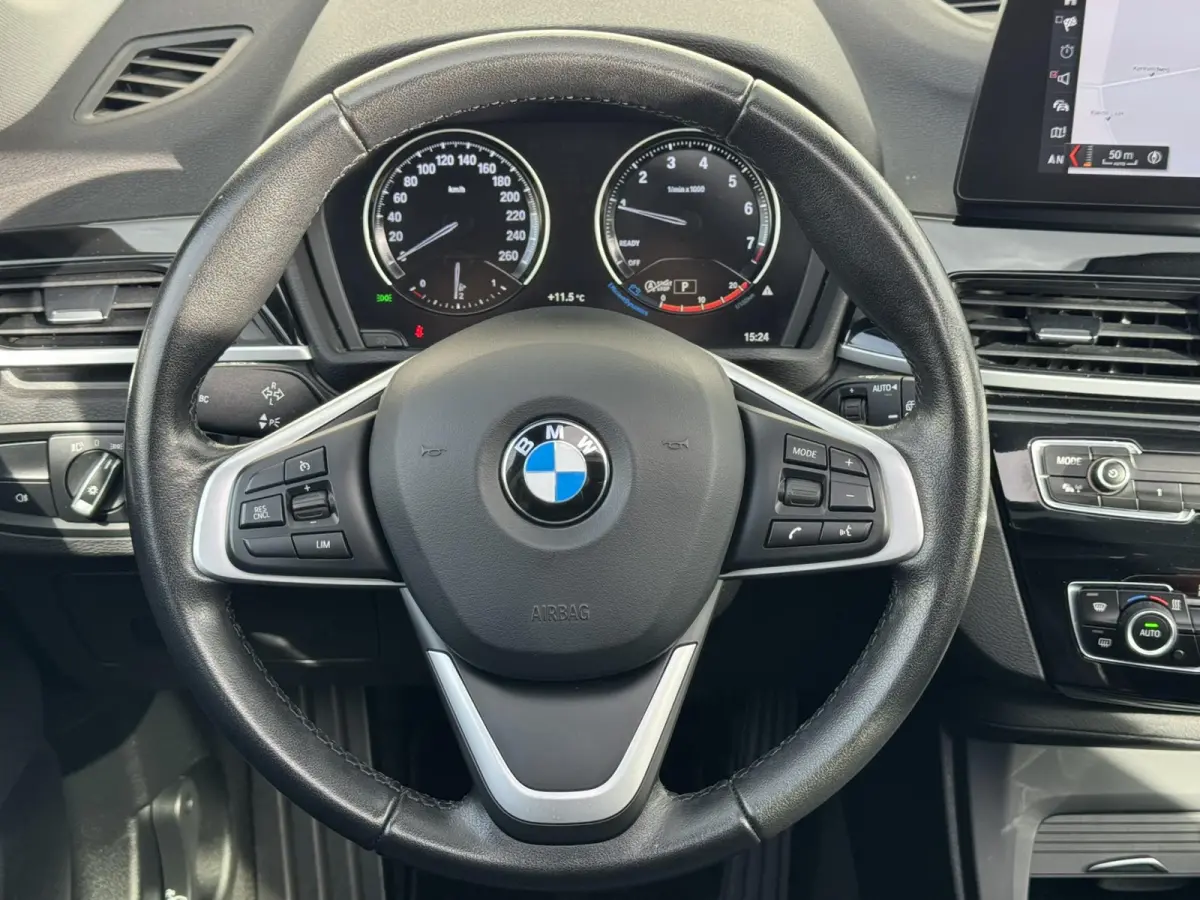SDrive 1.8i High Executive Head Up display Climate Cruise Pano Leer Navi PDC voor en achter