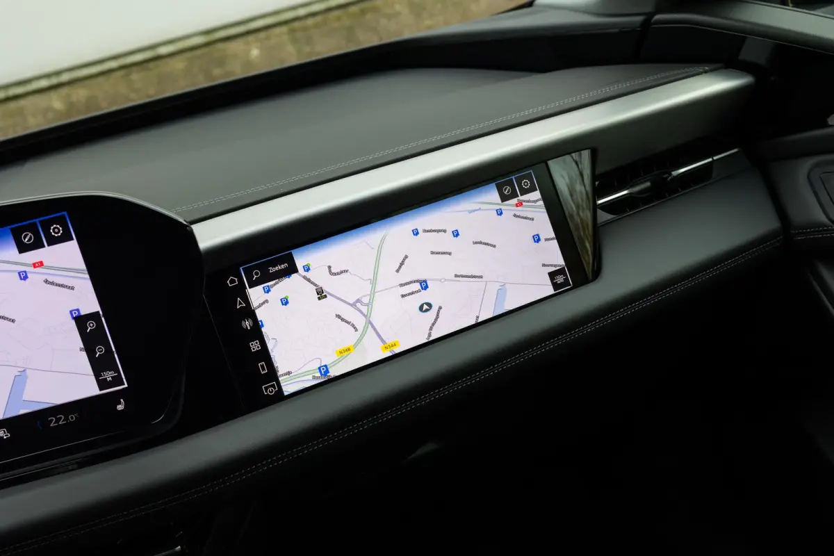 286pk Advanced edition 83 kWh | Trekhaak | Verwarmbaar stuur | Keyless entry