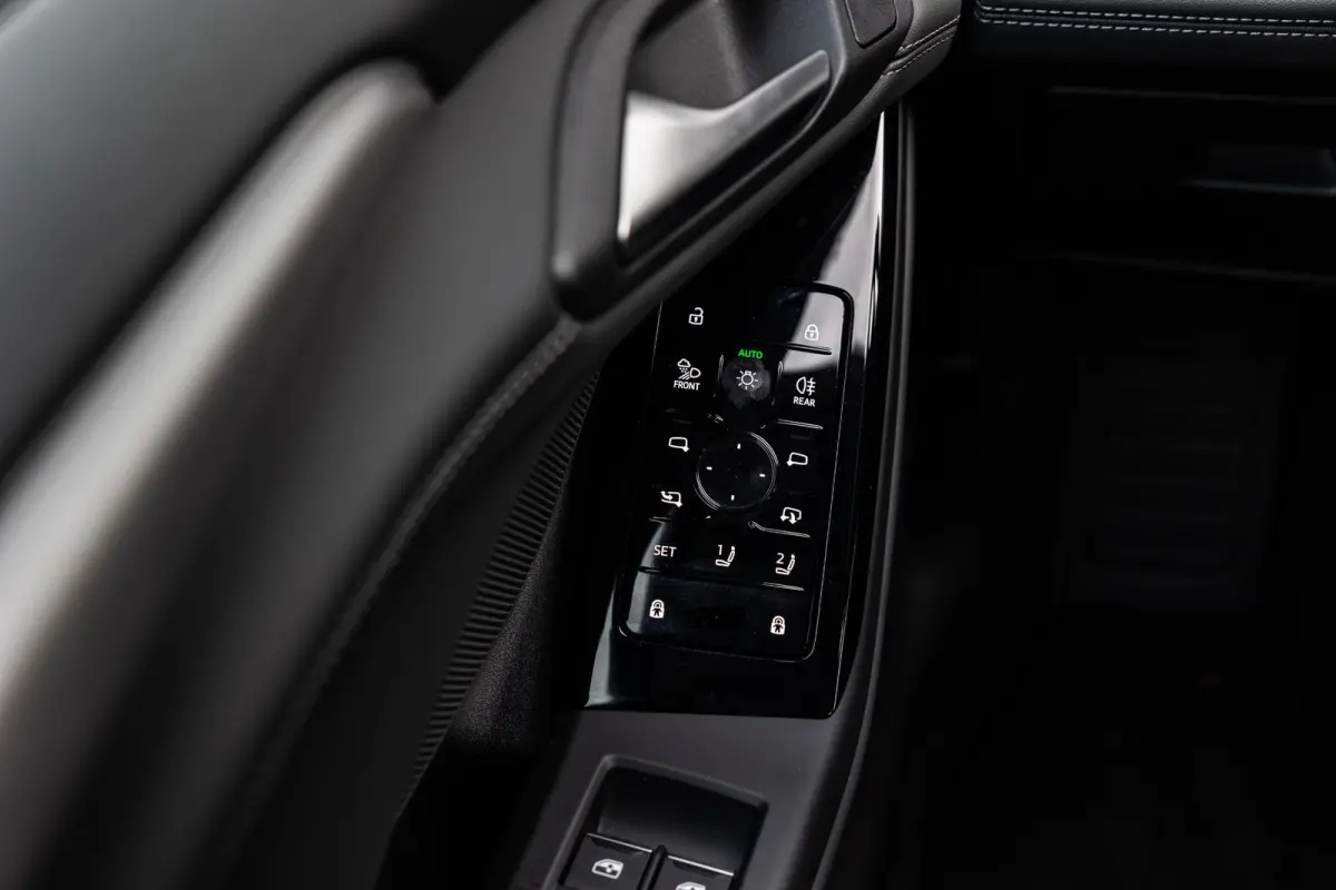 286pk Advanced edition 83 kWh | Trekhaak | Verwarmbaar stuur | Keyless entry