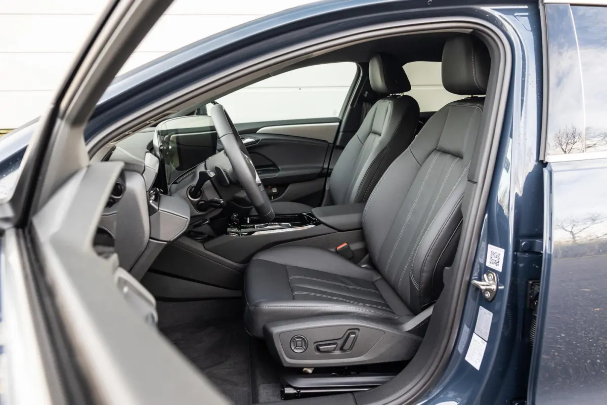 286pk Advanced edition 83 kWh | Trekhaak | Verwarmbaar stuur | Keyless entry