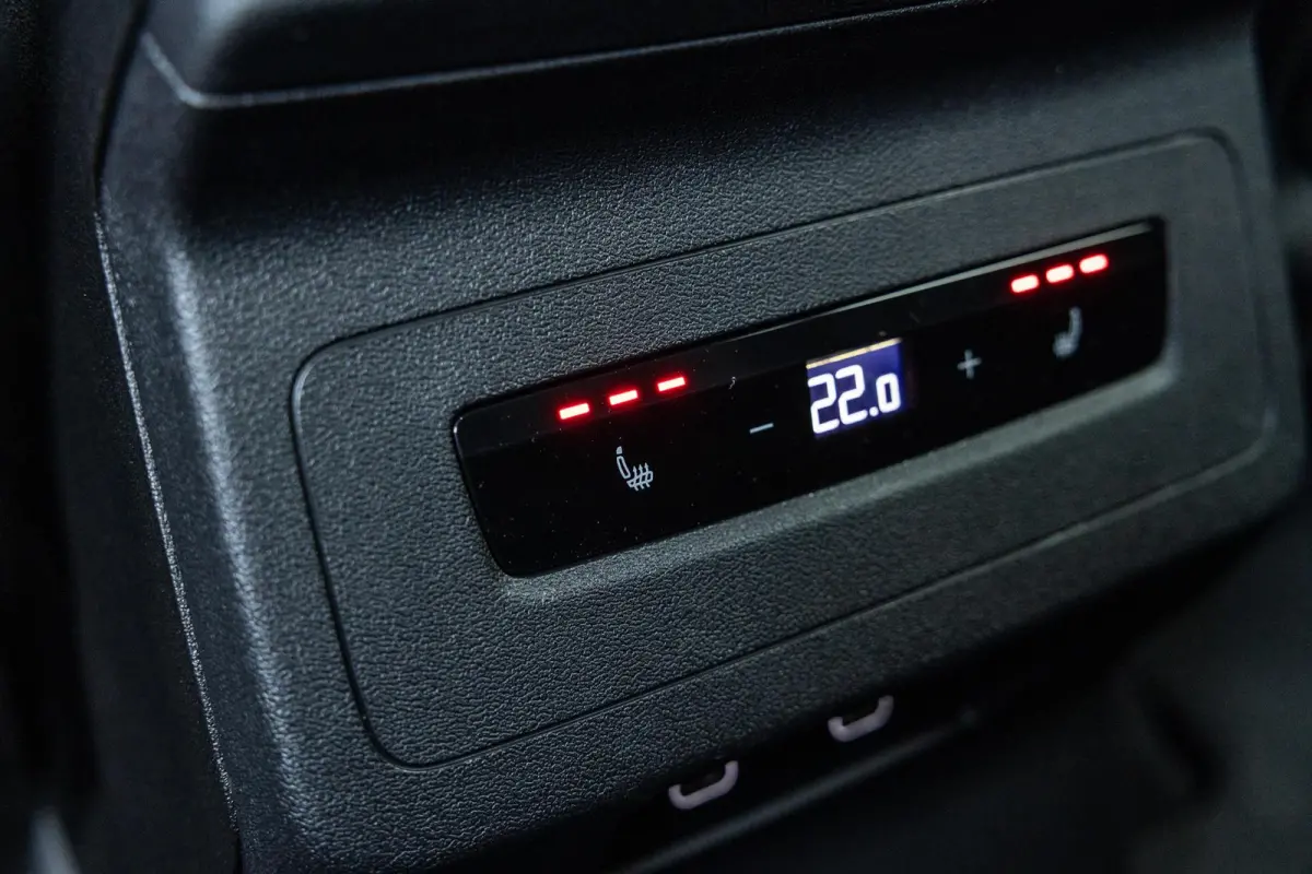 286pk Advanced edition 83 kWh | Trekhaak | Verwarmbaar stuur | Keyless entry