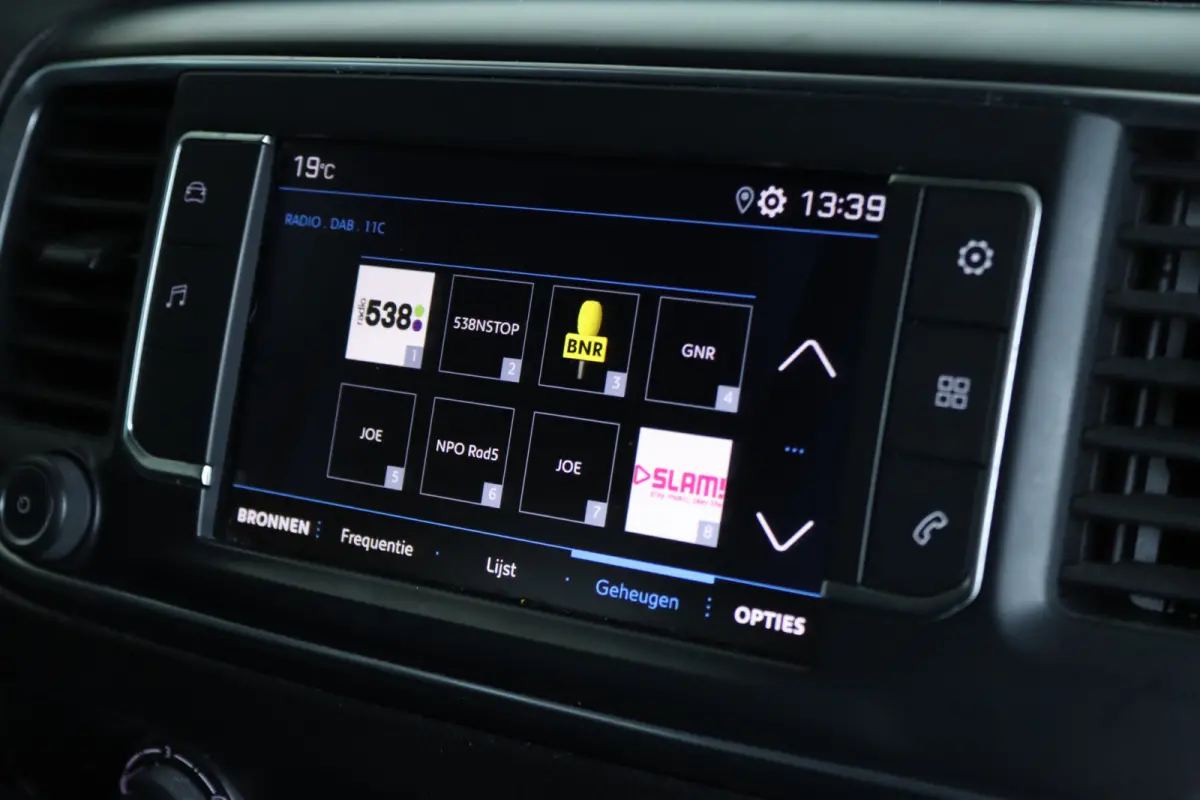 2.0 BlueHDI 180 S&S DC | Cruise Control | Trekhaak | Betimmering | Leder | LMV | Camera | Carplay | Climate |