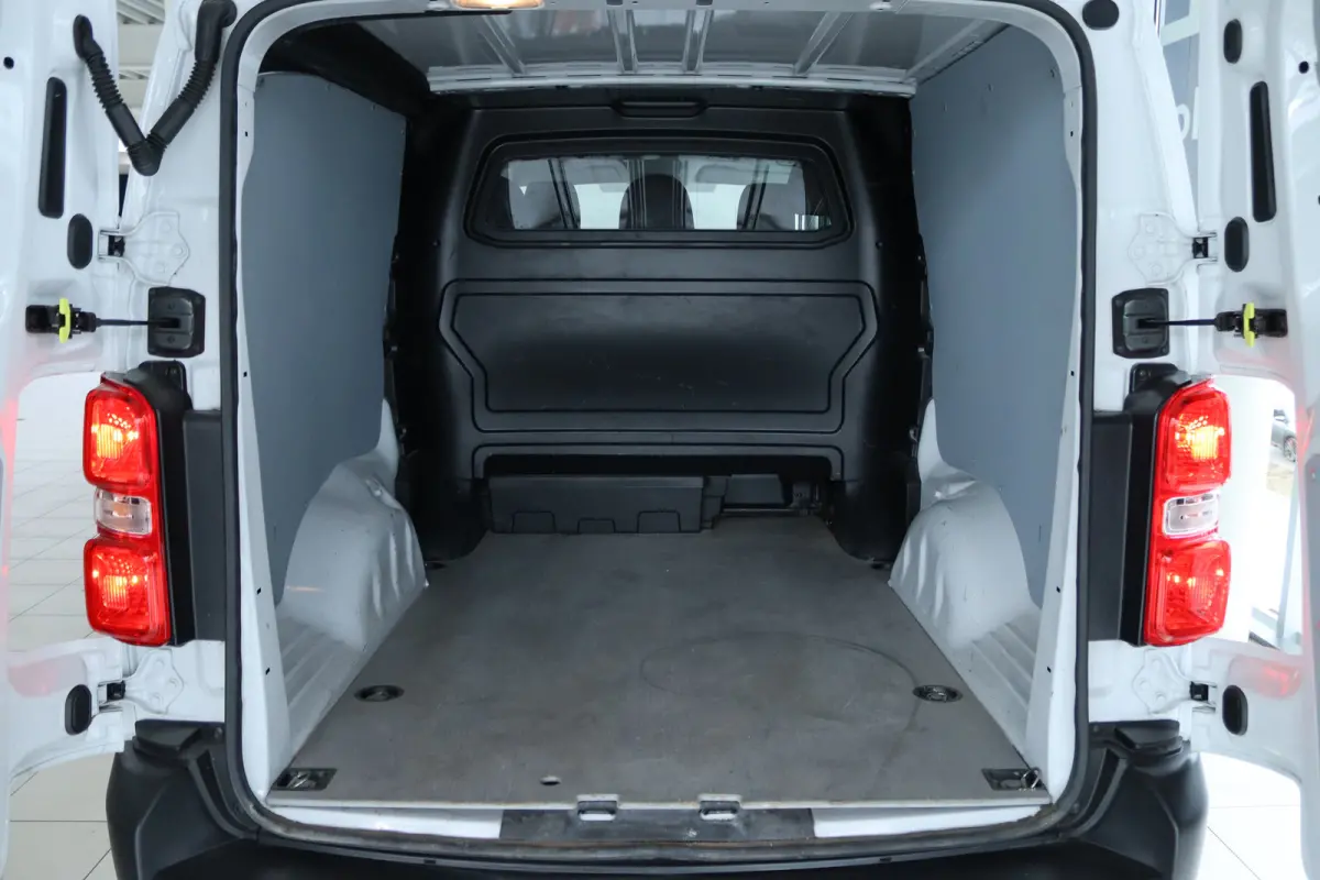2.0 BlueHDI 180 S&S DC | Cruise Control | Trekhaak | Betimmering | Leder | LMV | Camera | Carplay | Climate |