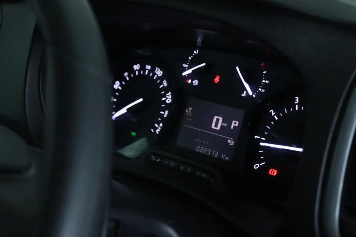 2.0 BlueHDI 180 S&S DC | Cruise Control | Trekhaak | Betimmering | Leder | LMV | Camera | Carplay | Climate |