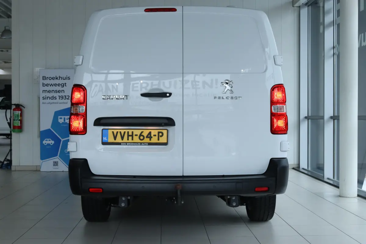 2.0 BlueHDI 180 S&S DC | Cruise Control | Trekhaak | Betimmering | Leder | LMV | Camera | Carplay | Climate |