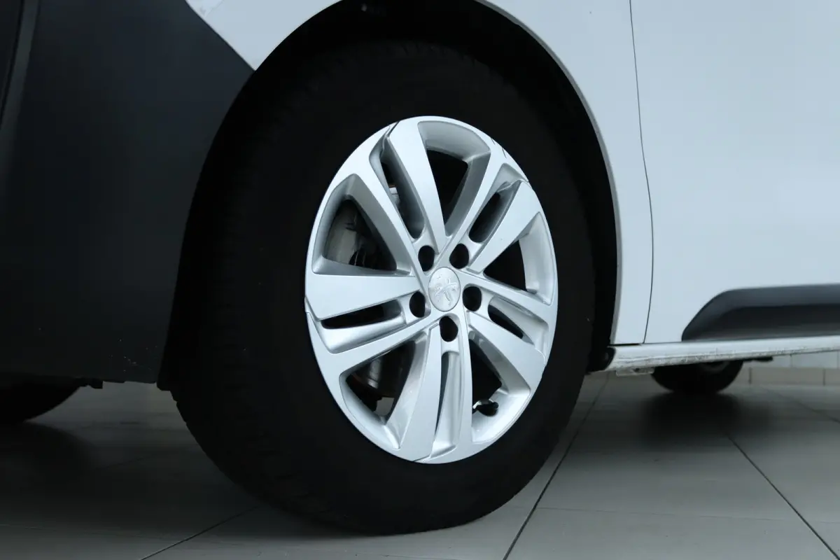 2.0 BlueHDI 180 S&S DC | Cruise Control | Trekhaak | Betimmering | Leder | LMV | Camera | Carplay | Climate |