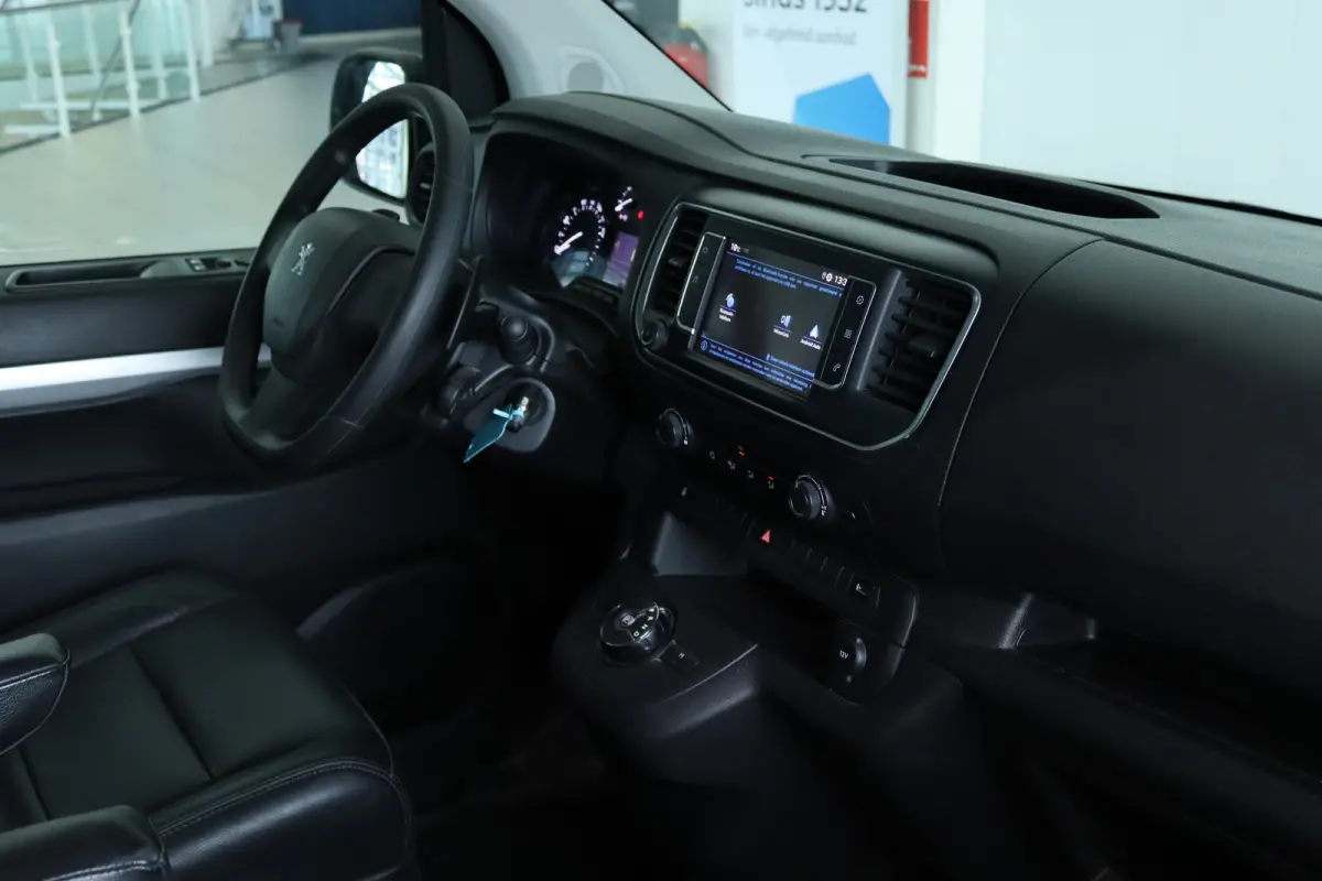 2.0 BlueHDI 180 S&S DC | Cruise Control | Trekhaak | Betimmering | Leder | LMV | Camera | Carplay | Climate |