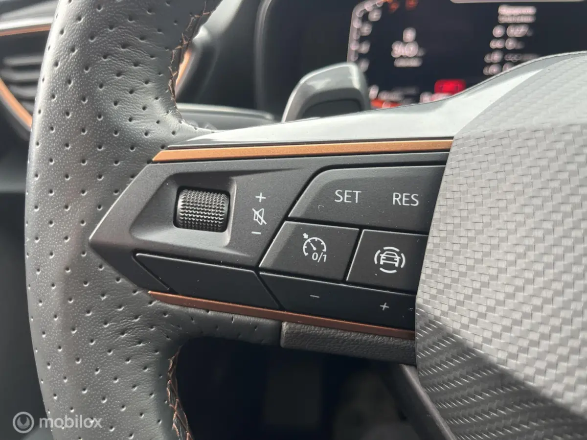 1.5 eTSI LED*NAVI*CAMERA*CRUISE*PDC*CARPLAY*