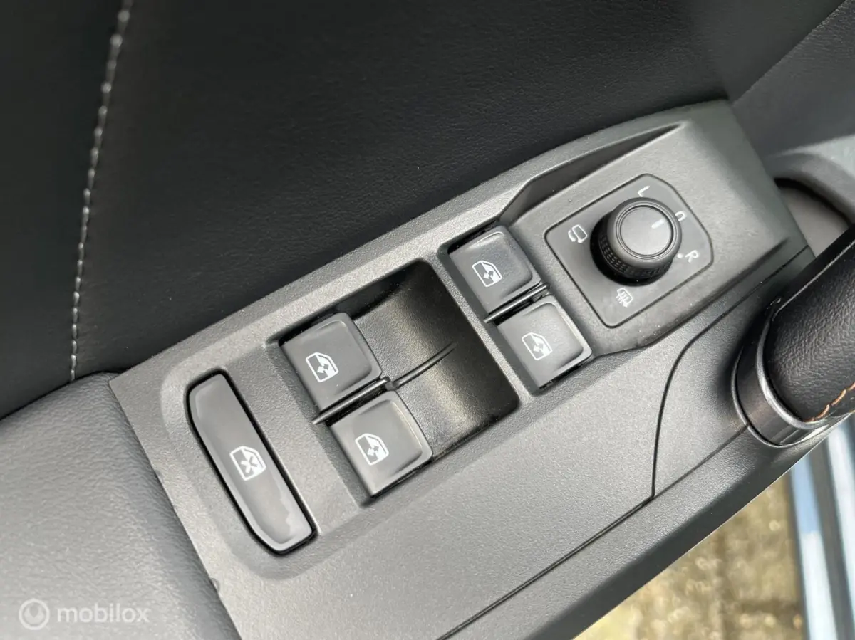 1.5 eTSI LED*NAVI*CAMERA*CRUISE*PDC*CARPLAY*