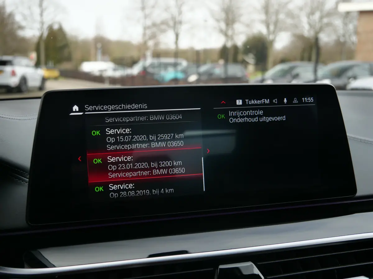M5 600 Pk Automaat Navi / Leer / Airco achter