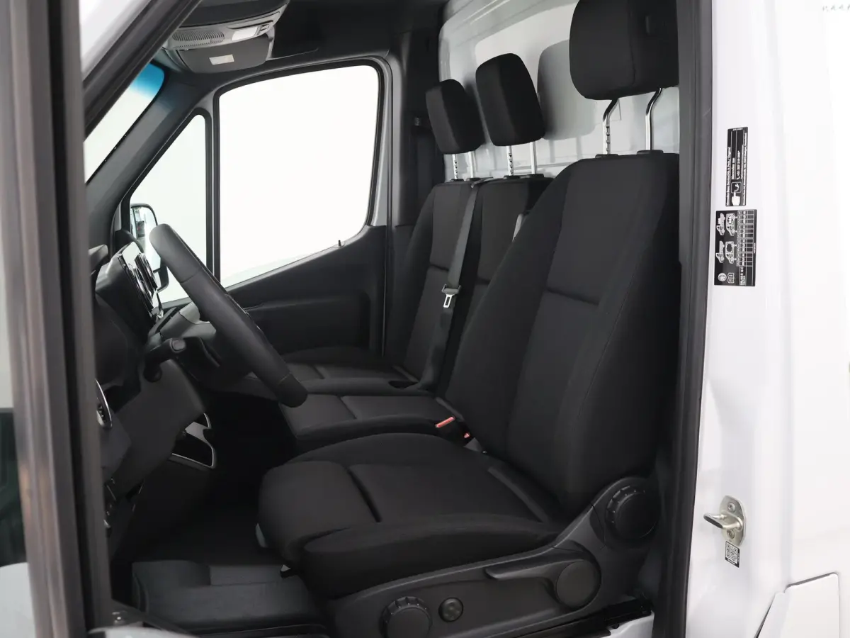315 CDI | Aut. | Chassis | L3 | 3500 KG. AHW | Airco | Cruise Control | MBUX Navigatie | Apple Carplay/Android Auto | Lane-Assist | Vierseizoenenbanden | Comfort Bestuurdersstoel | 3500 KG. 