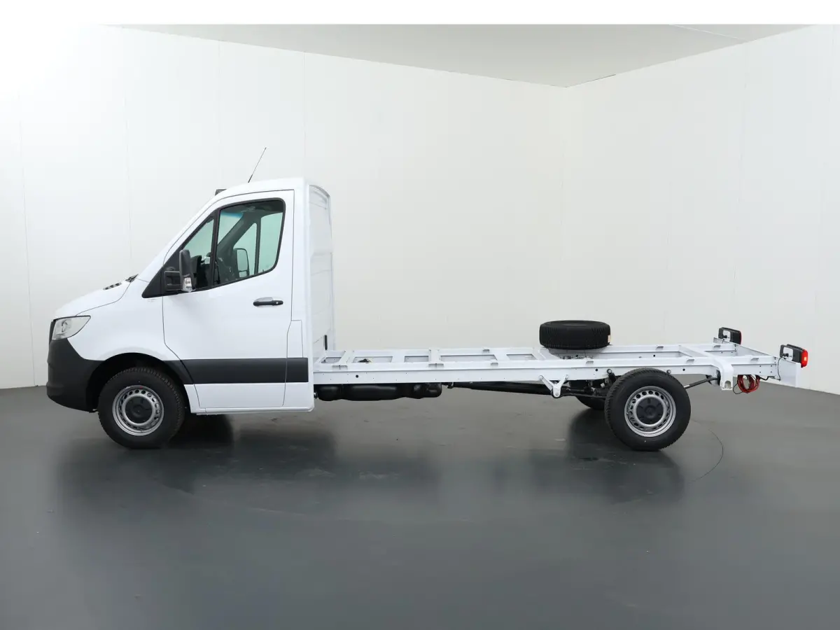 315 CDI | Aut. | Chassis | L3 | 3500 KG. AHW | Airco | Cruise Control | MBUX Navigatie | Apple Carplay/Android Auto | Lane-Assist | Vierseizoenenbanden | Comfort Bestuurdersstoel | 3500 KG. 