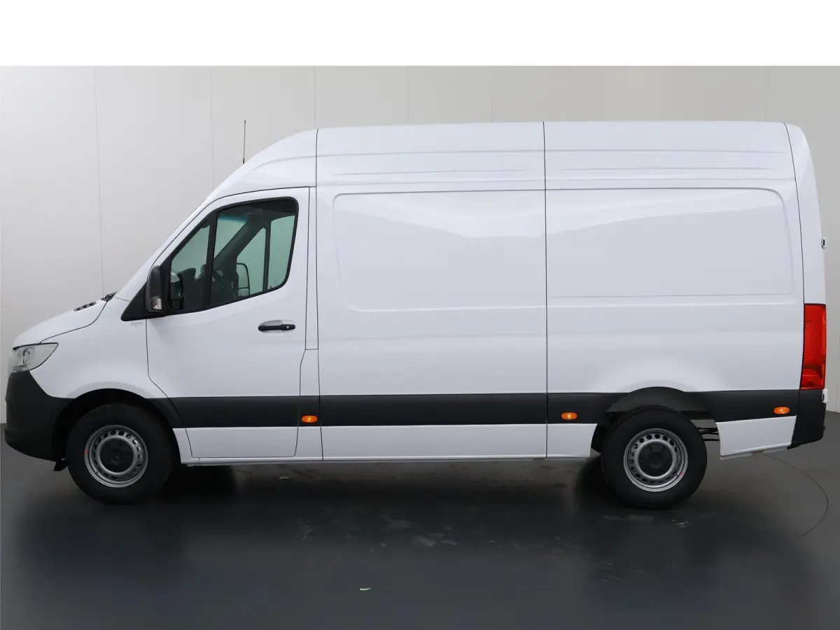 317 L2H2 RWD PRO | 3500kg TREKKEN | FACELIFT | 3-ZITS | CAMERA | AUTOMAAT