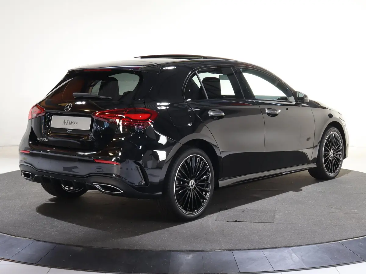 250e Business Solution AMG | Panoramaschuifdak | Premium Plus | 19”AMG-velgen | Head-up display | Dodehoekassistent |