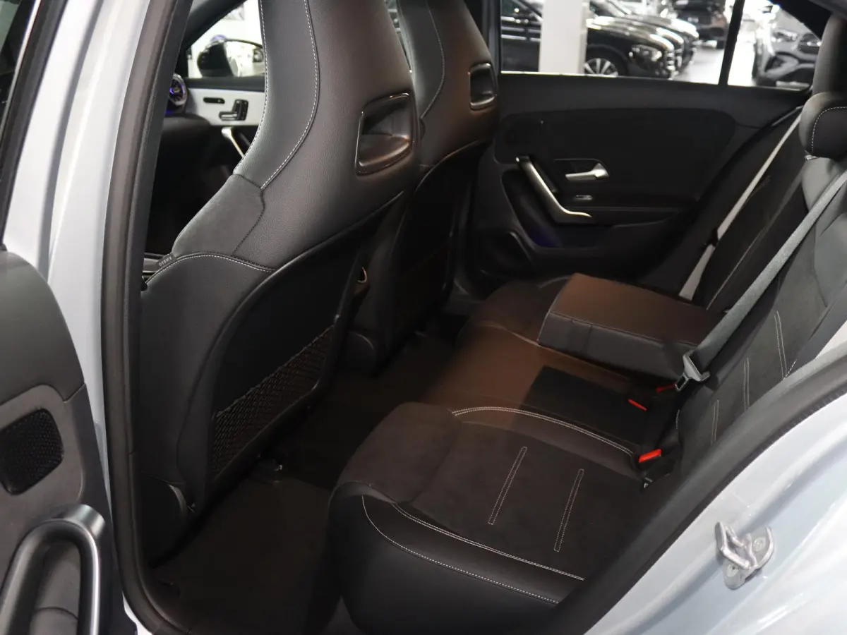 180 Business Solution AMG | Panoramaschuifdak | Nightpakket | AMG Line Plus | Head-up display | 360° camera