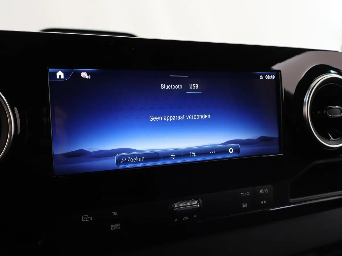 315 CDI | L2 H2 | RWD | Aut. | PRO | BPM VRIJ! | ACHTERUITRIJCAMERA | 3500 KG AHW | DODEHOEKASSISTENT | AIRCO | CRUISE | CARPLAY | ANDROID AUTO | METALLIC | 3-ZITS | MBUX SYSTEEM GROOT