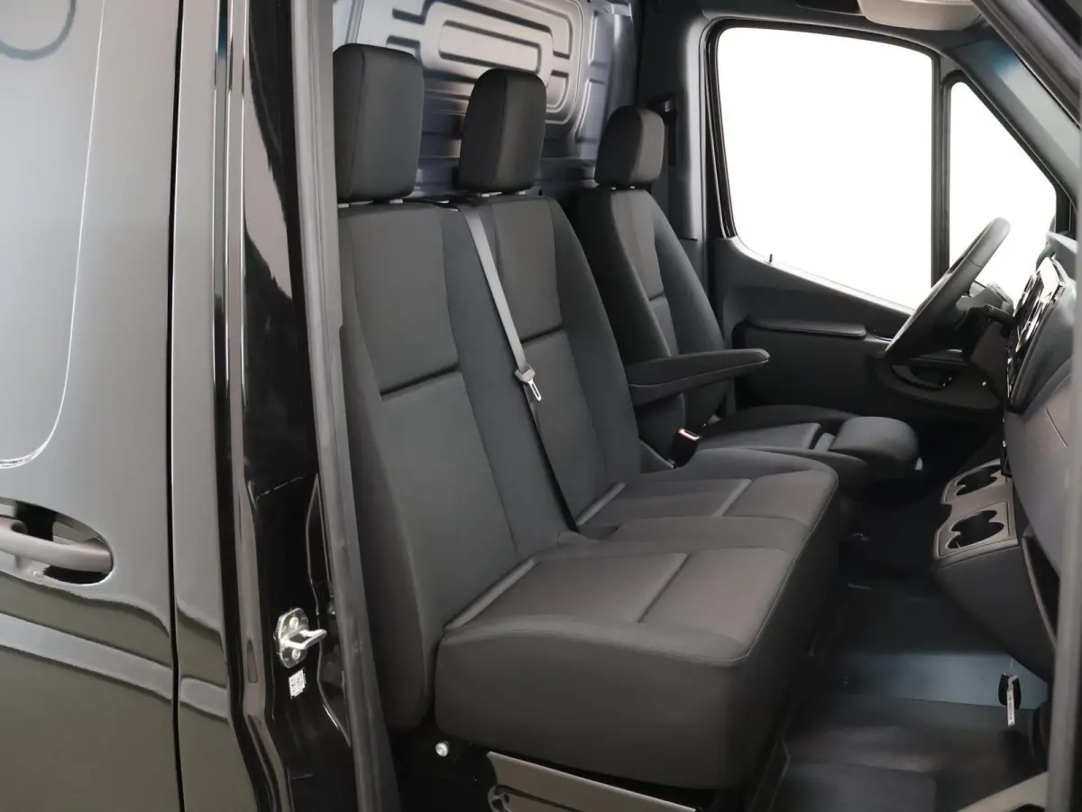 315 CDI | L2 H2 | RWD | Aut. | PRO | BPM VRIJ! | ACHTERUITRIJCAMERA | 3500 KG AHW | DODEHOEKASSISTENT | AIRCO | CRUISE | CARPLAY | ANDROID AUTO | METALLIC | 3-ZITS | MBUX SYSTEEM GROOT