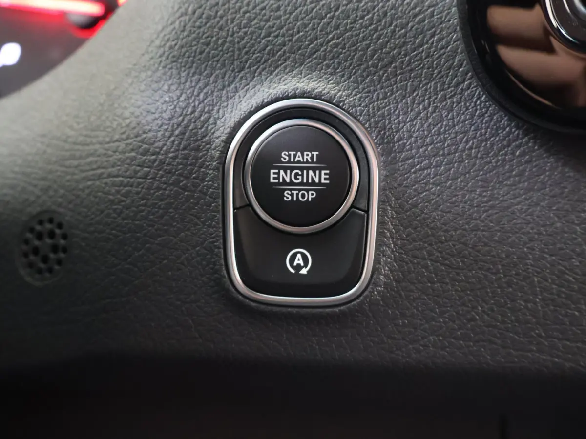 315 CDI | L2 H2 | RWD | Aut. | PRO | BPM VRIJ! | ACHTERUITRIJCAMERA | 3500 KG AHW | DODEHOEKASSISTENT | AIRCO | CRUISE | CARPLAY | ANDROID AUTO | METALLIC | 3-ZITS | MBUX SYSTEEM GROOT