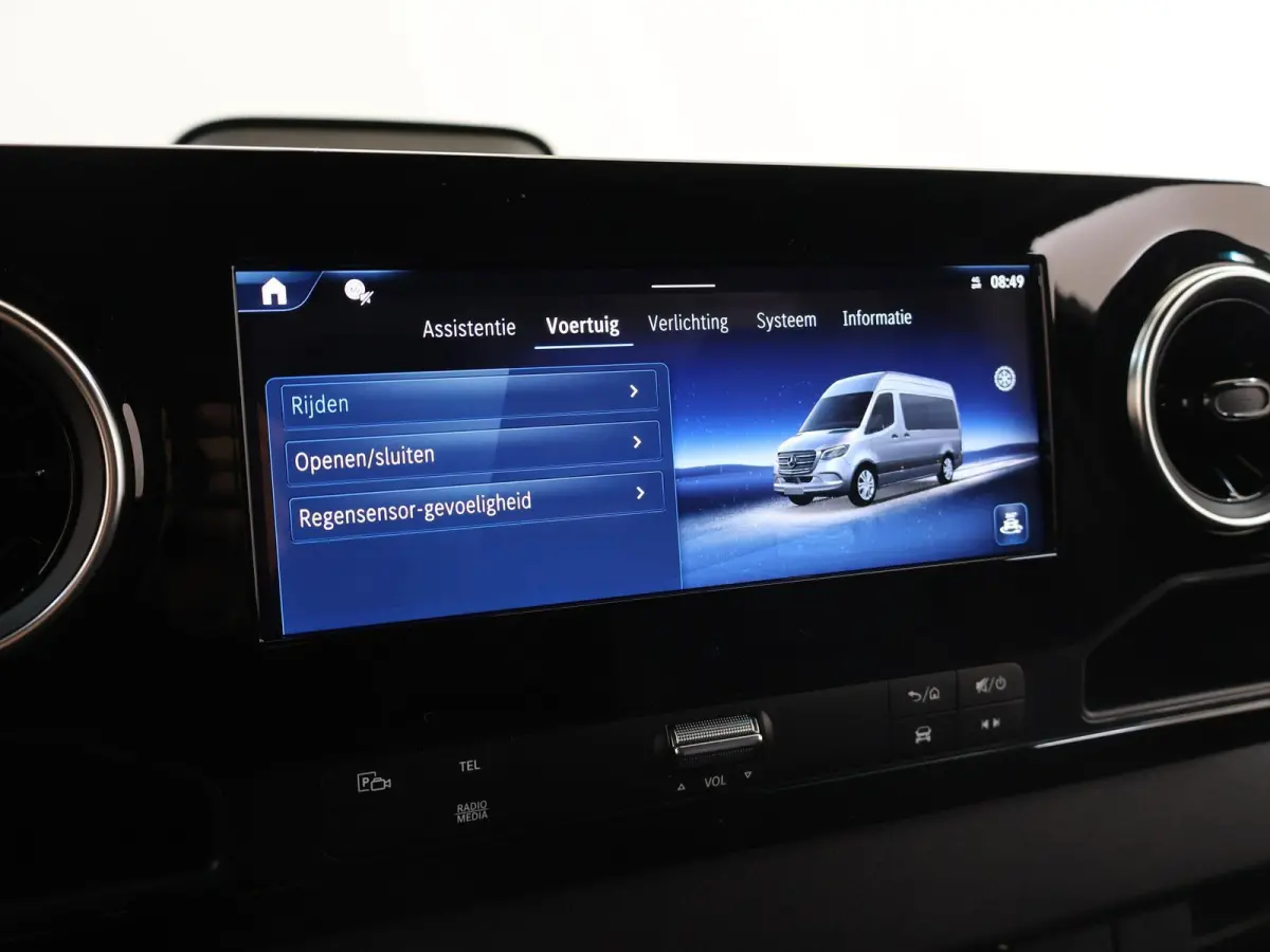 315 CDI | L2 H2 | RWD | Aut. | PRO | BPM VRIJ! | ACHTERUITRIJCAMERA | 3500 KG AHW | DODEHOEKASSISTENT | AIRCO | CRUISE | CARPLAY | ANDROID AUTO | METALLIC | 3-ZITS | MBUX SYSTEEM GROOT