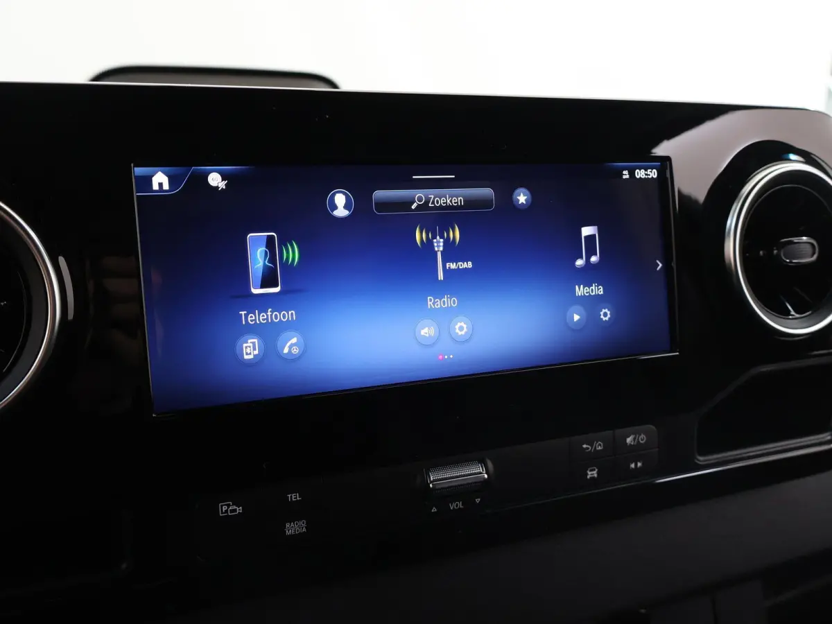 315 CDI | L2 H2 | RWD | Aut. | PRO | BPM VRIJ! | ACHTERUITRIJCAMERA | 3500 KG AHW | DODEHOEKASSISTENT | AIRCO | CRUISE | CARPLAY | ANDROID AUTO | METALLIC | 3-ZITS | MBUX SYSTEEM GROOT
