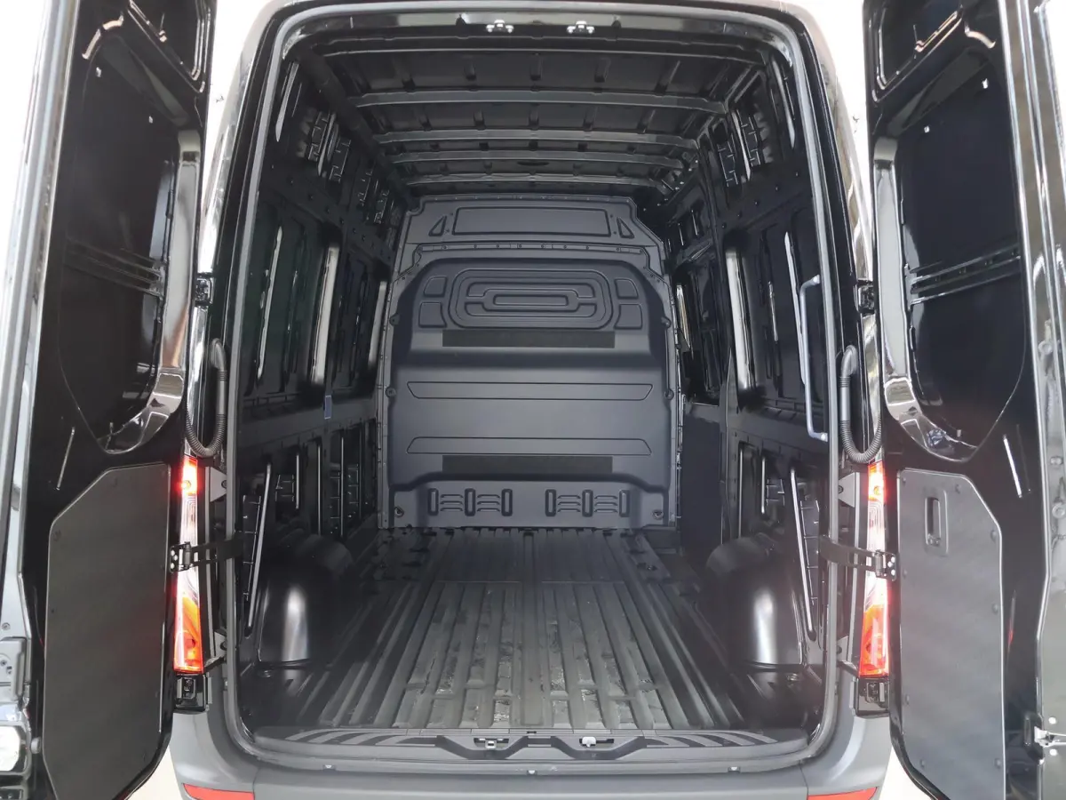 315 CDI | L2 H2 | RWD | Aut. | PRO | BPM VRIJ! | ACHTERUITRIJCAMERA | 3500 KG AHW | DODEHOEKASSISTENT | AIRCO | CRUISE | CARPLAY | ANDROID AUTO | METALLIC | 3-ZITS | MBUX SYSTEEM GROOT