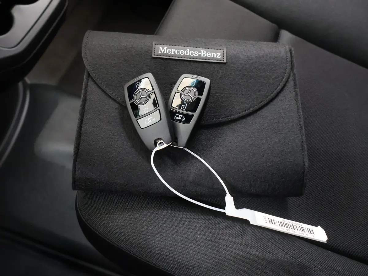 315 CDI | L2 H2 | RWD | Aut. | PRO | BPM VRIJ! | ACHTERUITRIJCAMERA | 3500 KG AHW | DODEHOEKASSISTENT | AIRCO | CRUISE | CARPLAY | ANDROID AUTO | METALLIC | 3-ZITS | MBUX SYSTEEM GROOT