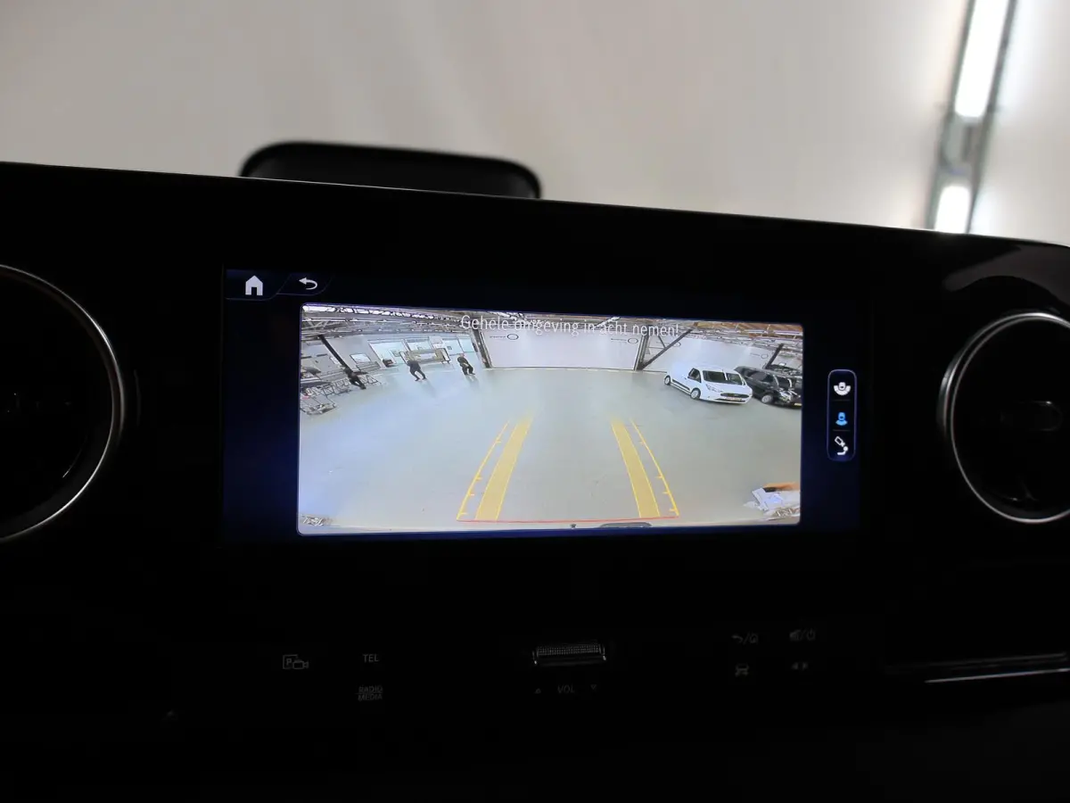 414 GB L2 H2 PRO | 81 kWh | 4250 GVW | 2000 KG Trekhaak | Cruise-Controle | MBUX | Achteruitrijcamera | DC laden 115 kW |  Smartphone integratie pakket |