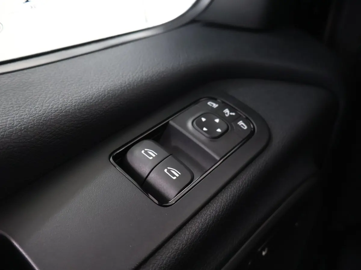 414 GB L2 H2 PRO | 81 kWh | 4250 GVW | 2000 KG Trekhaak | Cruise-Controle | MBUX | Achteruitrijcamera | DC laden 115 kW |  Smartphone integratie pakket |