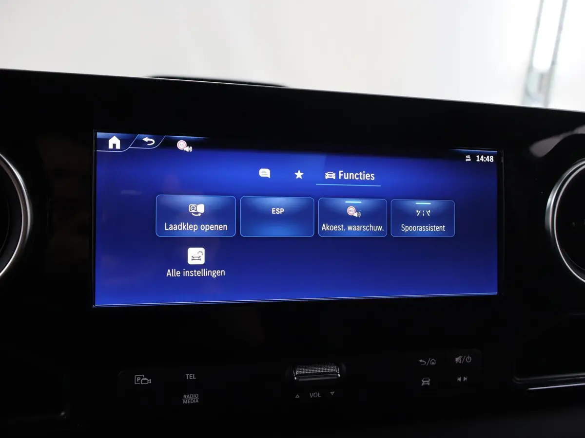 414 GB L2 H2 PRO | 81 kWh | 4250 GVW | 2000 KG Trekhaak | Cruise-Controle | MBUX | Achteruitrijcamera | DC laden 115 kW |  Smartphone integratie pakket |
