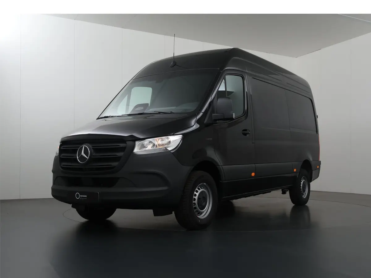 414 GB L2 H2 PRO | 81 kWh | 4250 GVW | 2000 KG Trekhaak | Cruise-Controle | MBUX | Achteruitrijcamera | DC laden 115 kW |  Smartphone integratie pakket |
